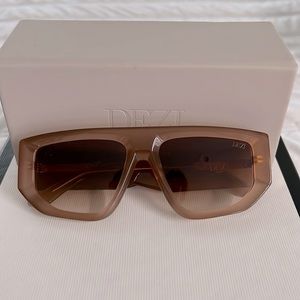DEZI Backtrack Sunglasses - Honey Maple